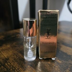 Yves Saint Laurent Touche Éclat Blur Primer